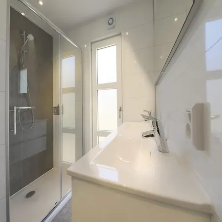 Modern With A Deco Fireplace Casa vacanze