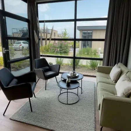 Modern With A Deco Fireplace Casa vacanze