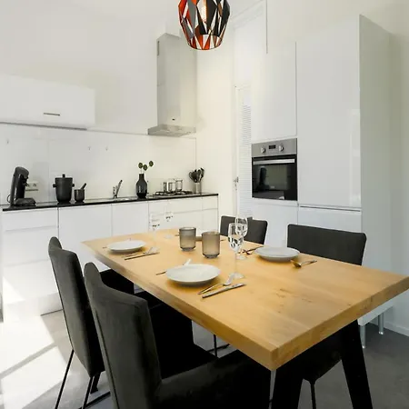 Casa vacanze Modern With A Deco Fireplace